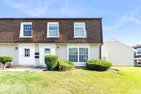 1545 Woodcutter Ln #C Wheaton,  IL 60189