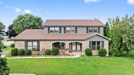 160 Farmgate Dr Schaumburg,  IL 60193