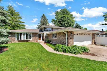 10431 S Tod Dr Palos Hills,  IL 60465