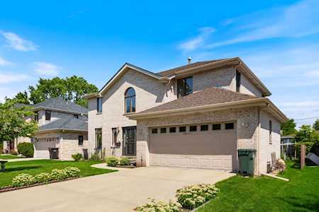 5340 Lee St Skokie,  IL 60077