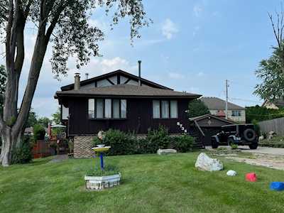 8734 W 99th St Palos Hills,  IL 60465