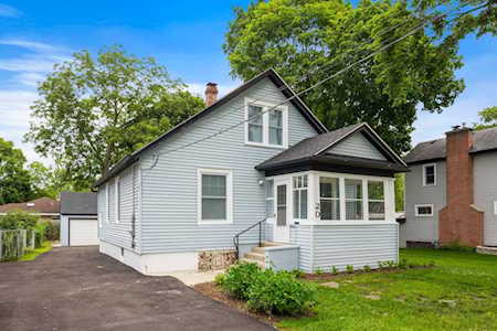 20 Center St Algonquin,  IL 60102