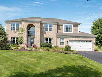 730 Par Dr Algonquin,  IL 60102