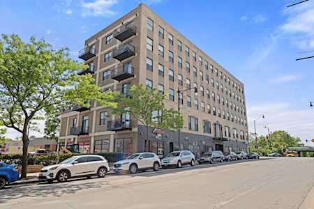 1791 W Howard St #204 Chicago,  IL 60626