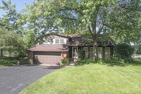 110 Hilltop Dr Schaumburg,  IL 60193