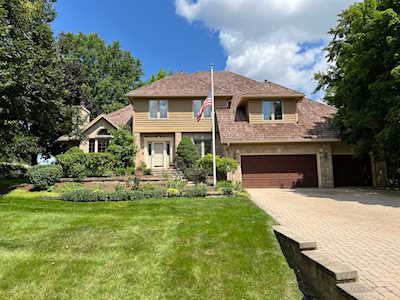 221 Darien Ln Sleepy Hollow,  IL 60118