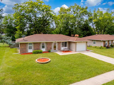 1095 Sebring Dr Elgin,  IL 60120