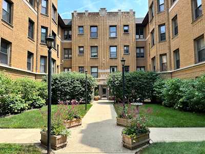 7715 N Hermitage Ave #2C Chicago,  IL 60626