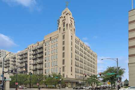 758 N Larrabee St #808 Chicago,  IL 60654