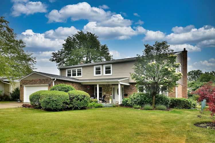 2103 E Lillian Ln Arlington Heights, IL 60004 | MLS 11808637 Photo 1