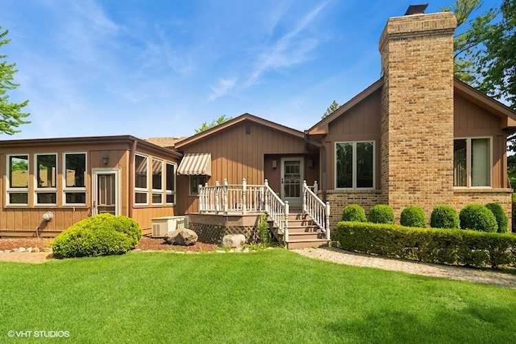 3136 N Schoenbeck Rd Arlington Heights, IL 60004 | MLS 11810910 Photo 1