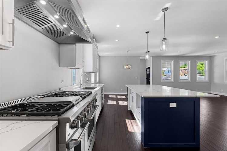 5047 W Ainslie St,Chicago,IL,60630|MLS#12109102 Photo 8